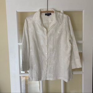 Jones New York Signature White Embroidered Button Down Top Vintage